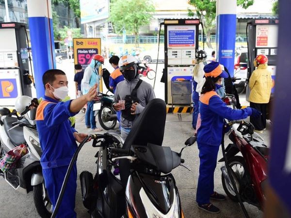 Giá xăng quay đầu giảm