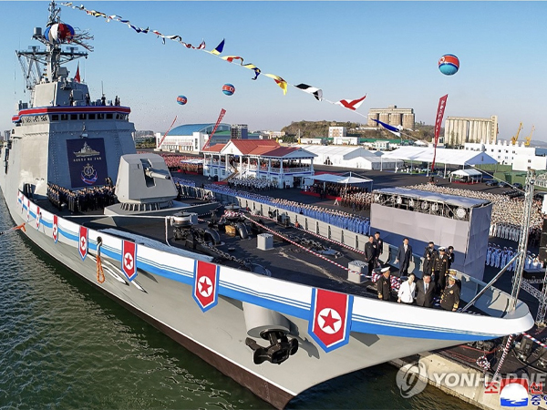 Triều Tiên gặp thảm họa khi hạ thủy tàu chiến mới, chủ tịch Kim Jong Un nổi giận