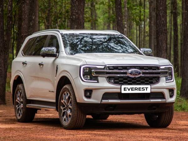 Áp chế Toyota Fortuner và Hyundai Santa Fe, giá lăn bánh Ford Everest đang cực rẻ cuối tháng 5/2025
