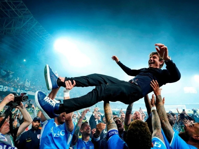 Napoli lên ngôi vương Serie A 2024/25: Conte, McTominay và Lukaku viết nên cổ tích sau màn rượt đuổi kịch tính