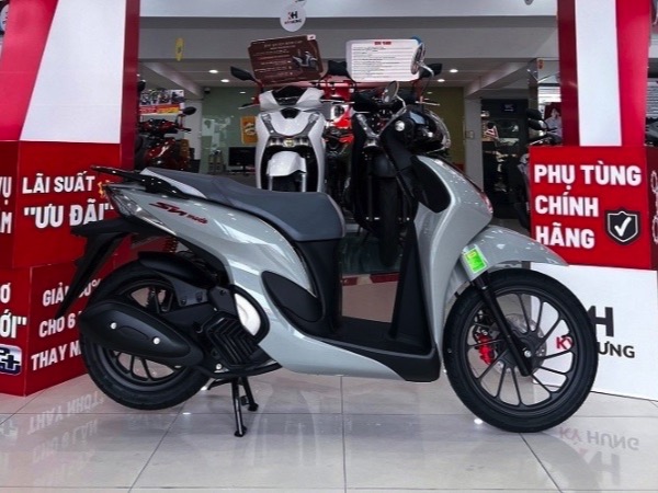 Bảng giá xe Honda SH Mode 2025 cuối tháng 5/2025 giảm 'thủng đáy': Hút khách hơn Vision và LEAD vì rẻ