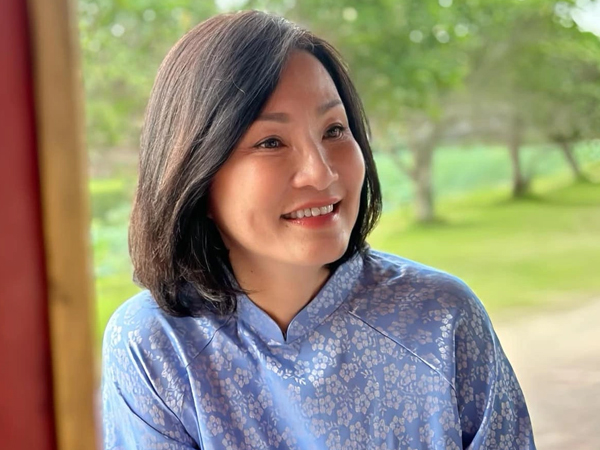 Bị đồn cưới chồng ở tuổi 63, nữ nghệ sĩ Việt vội lên tiếng đính chính bằng phong cách cực dí dỏm