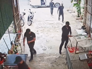 Vụ nhóm côn đồ áo đen đập phá quán phở giữa ban ngày: Bắt 2 đối tượng