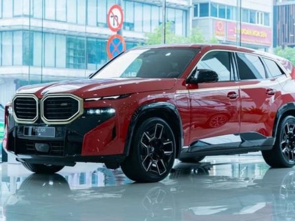 Loạt ô tô hạng sang giảm giá mạnh, có xe giảm tới 1,5 tỷ đồng