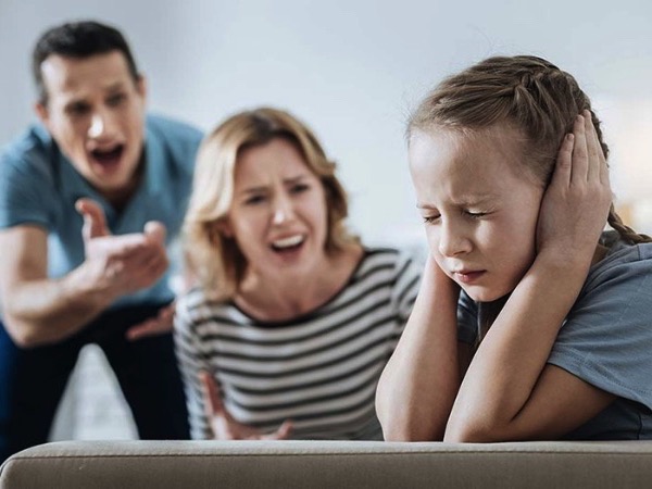 Lời vàng từ cổ nhân: Trách mắng con cái thì nhớ tránh những thời điểm này