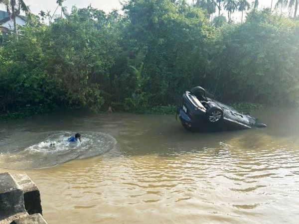 Ô tô lao xuống sông, ông ngoại cùng cháu 30 tháng tuổi thoát chết thần kỳ