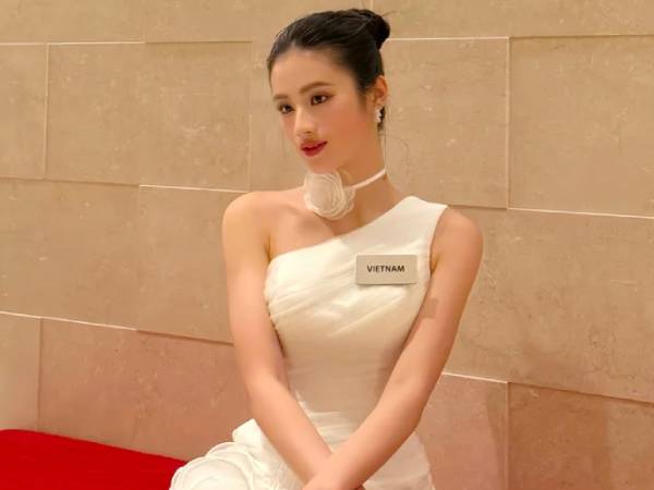 Tin đồn Hoa hậu Ý Nhi được tặng vàng tại Miss World 2025 là sai sự thật