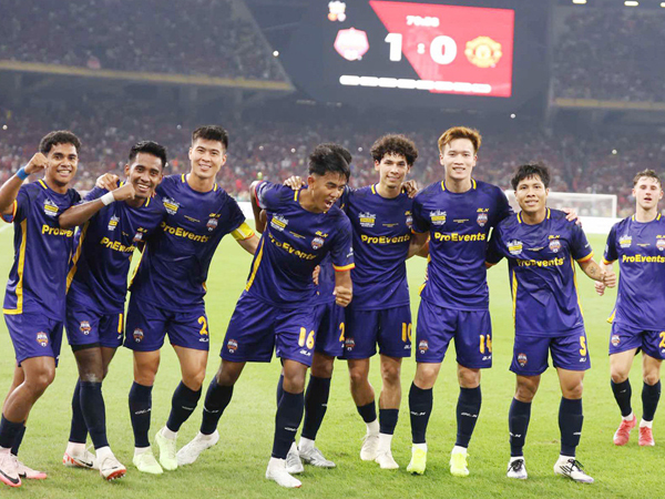 Ngôi sao Đông Nam Á cùng Hoàng Đức 'gieo sầu' cho Man United