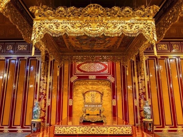 Ngai vàng triều Nguyễn bị phá hỏng: Đề xuất thành lập hội đồng để tu sửa