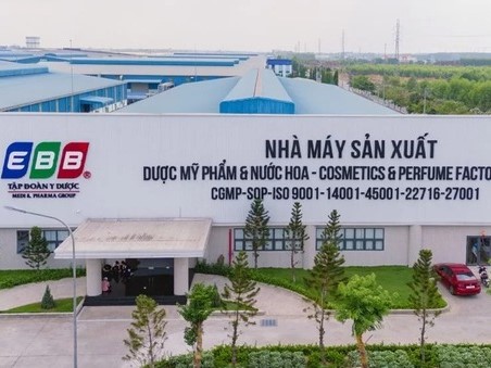 Công ty đứng sau nhà máy sản xuất mỹ phẩm Hanayuki do chồng Đoàn Di Băng phân phối có gì đặc biệt?