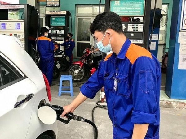 Giá xăng RON 95 bật tăng