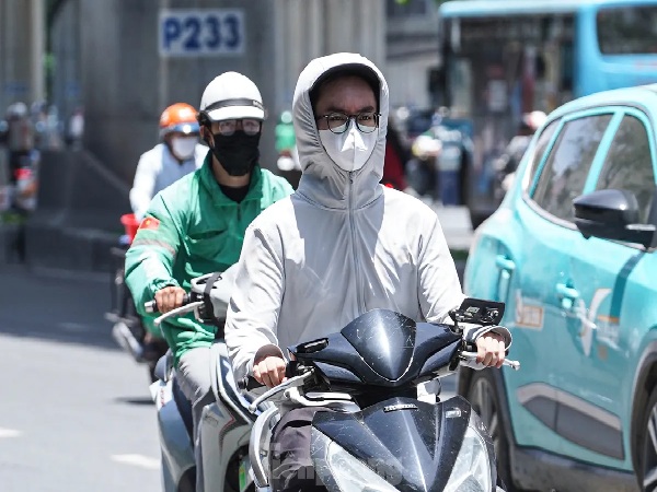 Trưa nay, Hà Nội nắng nóng nhất cả nước, chạm ngưỡng 40°C