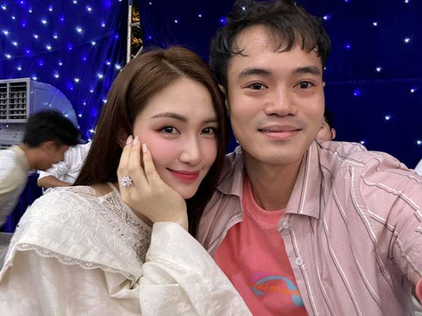 Văn Toàn lần đầu nói hết về tin đồn hẹn hò với Hòa Minzy: 'Chúng tôi không thể yêu nhau!'
