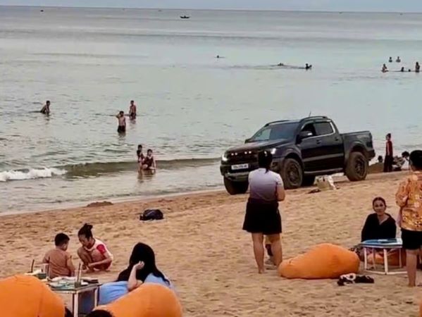 Khởi tố tài xế 'phóng bạt mạng', bóp còi inh ỏi trên bãi biển gây phẫn nộ dư luận