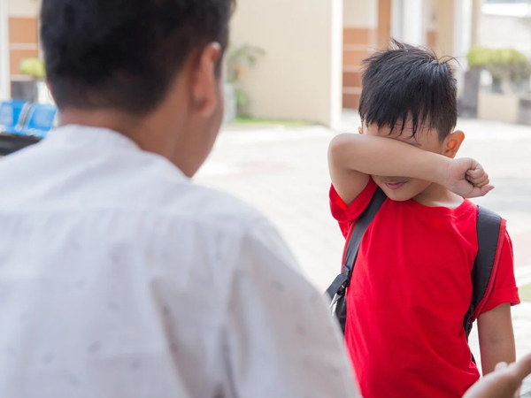 Nỗi ân hận tột cùng: Cậu bé 12 tuổi bỏ nhà đi vì giận bố, trở về thì cha đã mãi mãi ra đi