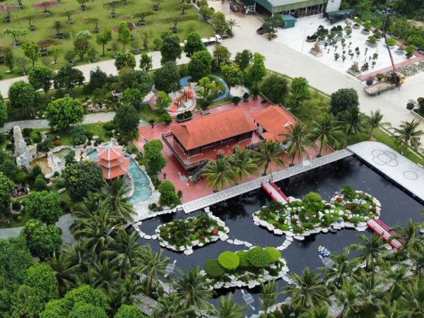 Thực hư khu biệt phủ cả ngàn m2 của Tuấn 'thần đèn' ngoài đê sông Mã?
