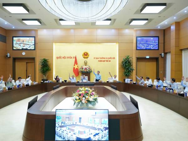 Thông qua phương án cả nước còn 3.321 đơn vị cấp xã, giảm 2/3