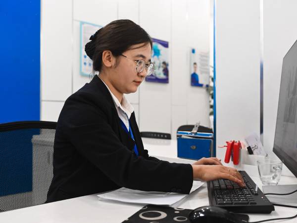 Bộ Nội vụ đề xuất ký hợp đồng một số vị trí lãnh đạo, không qua bổ nhiệm