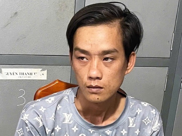 Bé gái 9 tuổi vừa nghỉ hè đã bị gã trai hàng xóm xâm hại