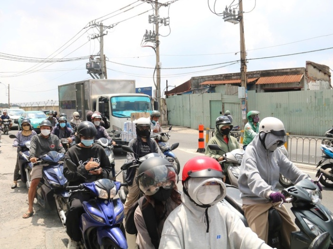 Lộ trình kiểm định khí thải: Vì sao Hà Nội, TP HCM áp dụng trước?