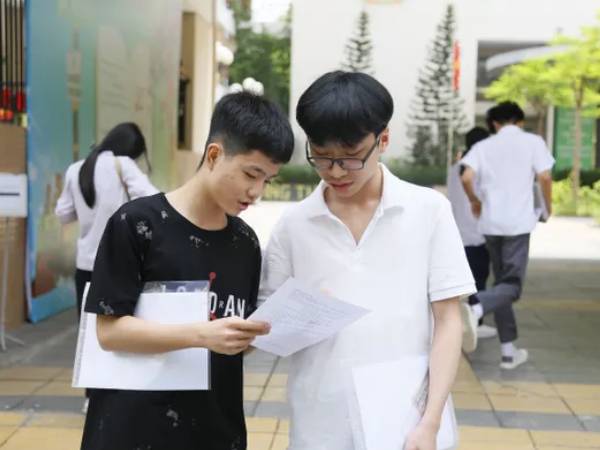 Đáp án môn Toán thi vào lớp 10 tại Hà Nội năm 2025