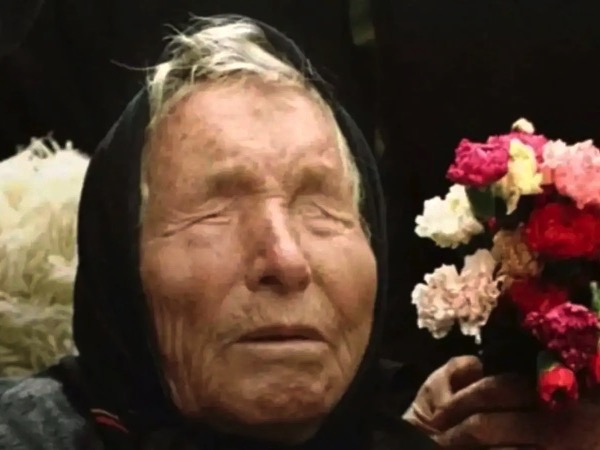 Những tiên tri rợn người của Baba Vanga từ 2025 - 5079: Tái sinh và ngày tận thế