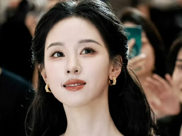 Mỹ nữ khiến 5 triệu người muốn kết hôn