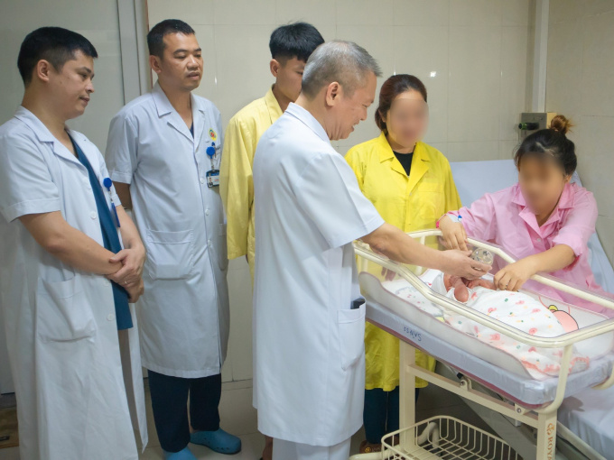 Lời thỉnh cầu xúc động của người mẹ khi chuẩn bị 'hậu sự' cho con, kỳ tích đã xảy ra với 1% cơ hội sống