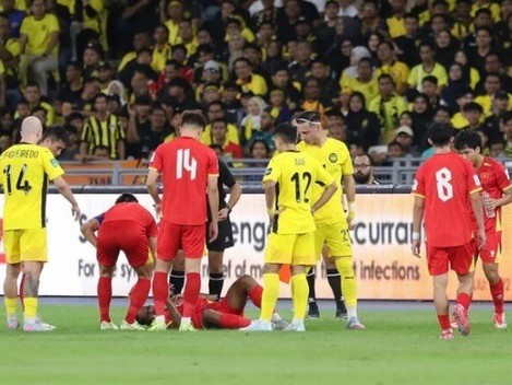 HLV Kim Sang-sik dùng bài lạ, ĐT Việt Nam 'vỡ trận' đầy thất vọng, nguy cơ lỡ vé Asian Cup