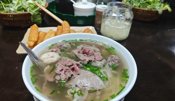 Ổ bánh mì, tô phở rục rịch tăng giá 2.000 – 5.000 đồng