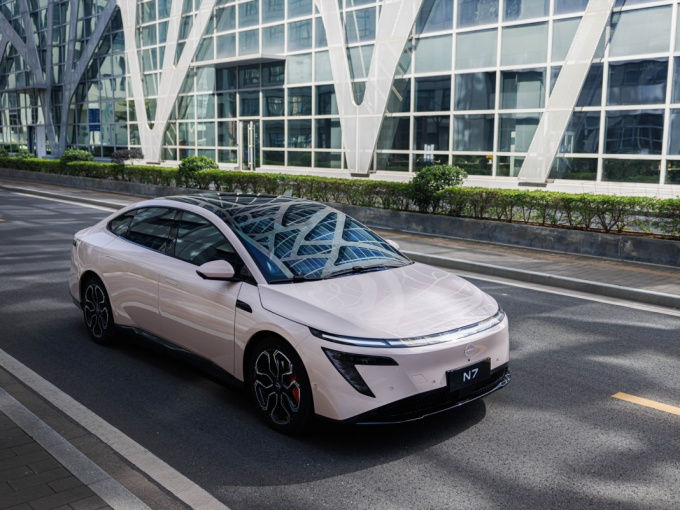 Nissan N7 lần đầu xuất hiện tại Việt Nam: Động cơ điện mạnh 215-268 mã lực, là xe trưng bày, xe hạng D nhưng giá quy đổi ngang Vios