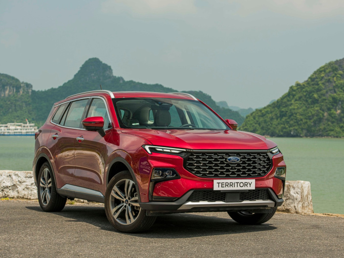 Top 10 xe xăng bán chạy tháng 5/2025: Ford Territory bất ngờ vượt mặt Mazda CX-5