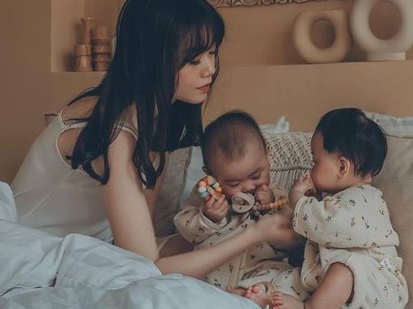 Bố chồng tôi ngày nào cũng giục 2 cô con dâu đẻ thêm vì 'cảm thấy bất hạnh' khi có tận 5 đứa cháu gái