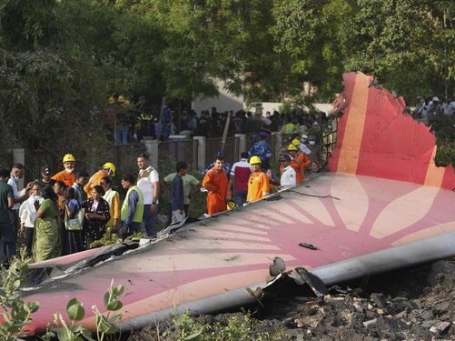 Ấn Độ tìm thấy hộp đen của chiếc máy bay Air India rơi thảm khốc