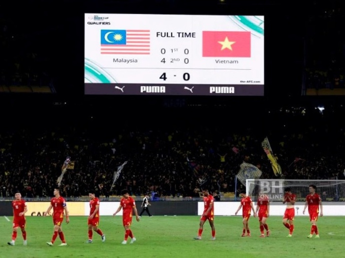 Nhà báo Malaysia: 'Tuyển Việt Nam sẽ còn gục ngã ở trận lượt về'