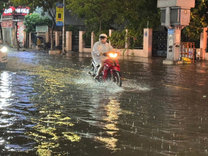 Dự báo thời tiết 13/6/2025: Quảng Bình - Huế mưa lớn nhất, Bắc Bộ giông lốc