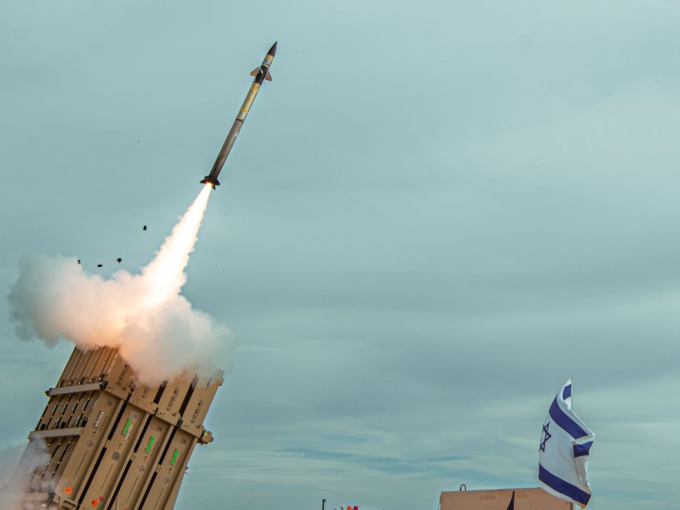 Israel tấn công phủ đầu Iran, Mỹ không hỗ trợ quân sự