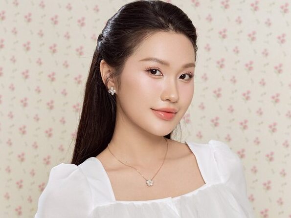 Doãn Hải My bị chê xuống sắc liền tung luôn ảnh cam thường khoe body nuột nà, chân dài thẳng thắp khiến "anti" câm nín