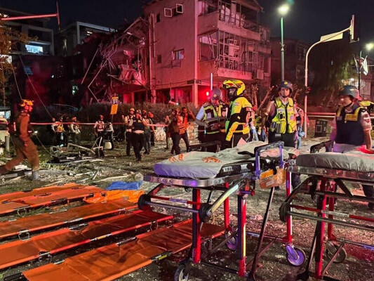 Israel nguy cơ bị 2.000 tên lửa tấn công, ô nhiễm phóng xạ ở cơ sở hạt nhân Iran