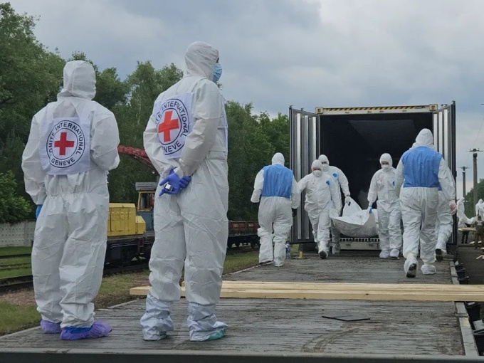 Ukraine nhận 1.200 thi thể binh lính, bác tin Nga tiến vào Dnipropetrovsk