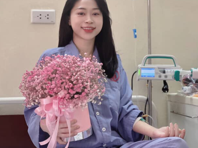 27 tuổi suy thận mạn giai đoạn cuối, mẹ lên bàn mổ cùng con: 'Lúc đưa ra quyết định hiến thận, tôi không sợ hãi'