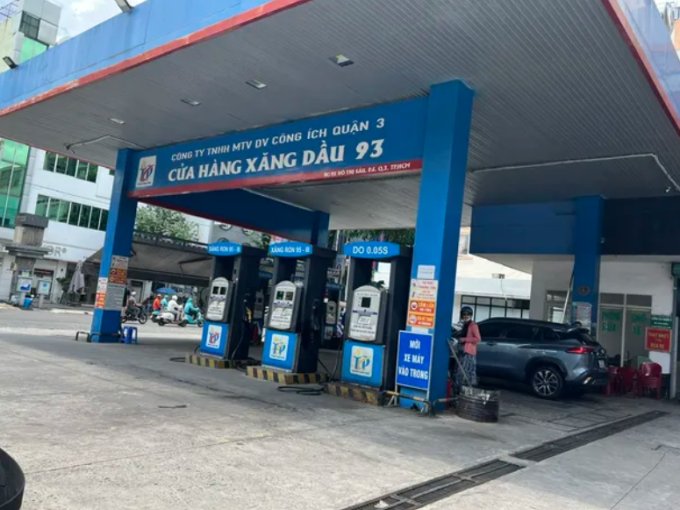 Bức xúc việc cây xăng, shop hàng, quán ăn 'nói không' với chuyển khoản