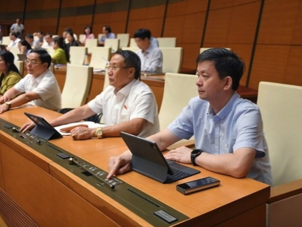 Chính thức: Công chức, viên chức không được thành lập, góp vốn, quản lý doanh nghiệp