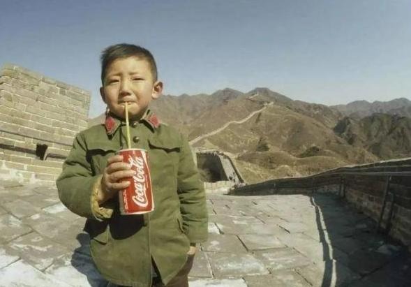 'Cậu bé Trung Quốc đầu tiên uống Coca' bây giờ ra sao?