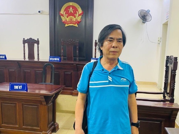 Cựu sinh viên kiện Đại học Kinh tế Quốc dân đòi bồi thường hơn 45 tỷ và cái kết