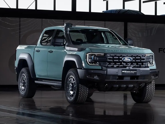 Ford Ranger 'siêu trường' giá gấp đôi bản thường, vẫn phải thêm tiền để có 'thùng hàng' đúng nghĩa, máy V6 chỉ 206 mã lực, kéo được 4,5 tấn hàng