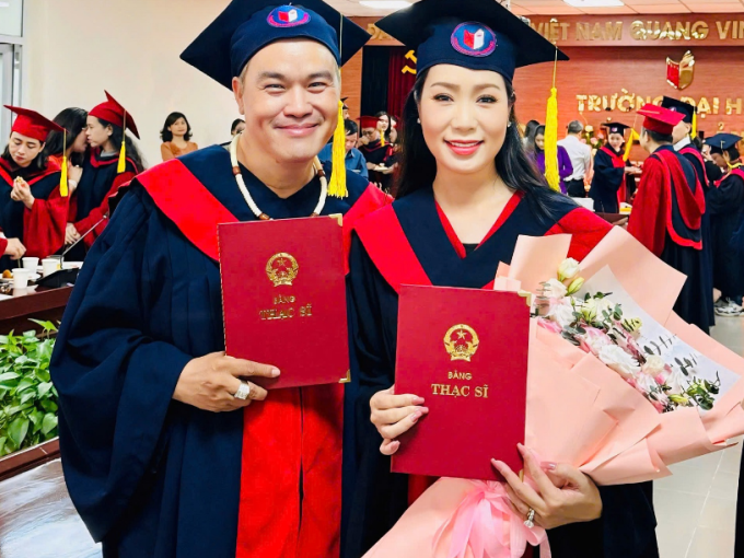 Nam nghệ sĩ rao biệt phủ 100 tỷ, tuổi 54: 'Tôi đang chuẩn bị thi đầu vào Tiến sĩ'