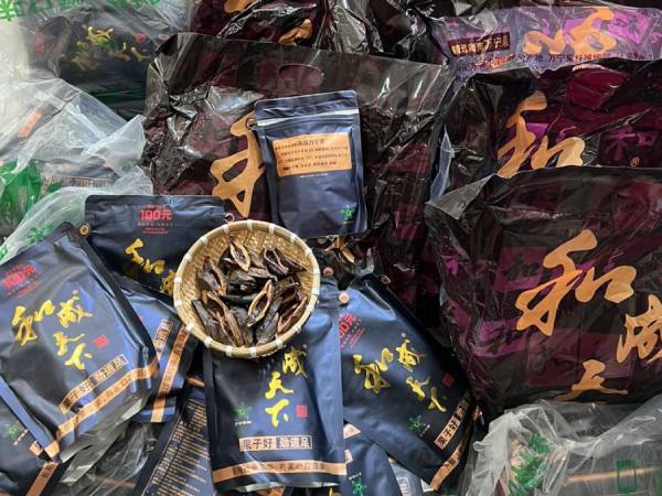 Nhập khẩu tăng gấp 14 lần, kẹo cau Trung Quốc giá 3 triệu đồng/kg tràn chợ Việt