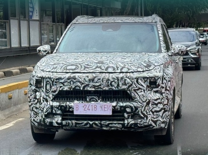 Mitsubishi nhá hàng xe mới sắp ra mắt ĐNÁ tháng sau, có thể là bản thương mại của DST Concept mới được trưng bày tại Việt Nam
