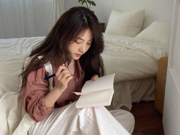 Lương 72 triệu/tháng nhưng 10 năm tiết kiệm không nổi 18 triệu: Bị chất vấn, cô vợ đưa tờ giấy khiến chồng lặng người